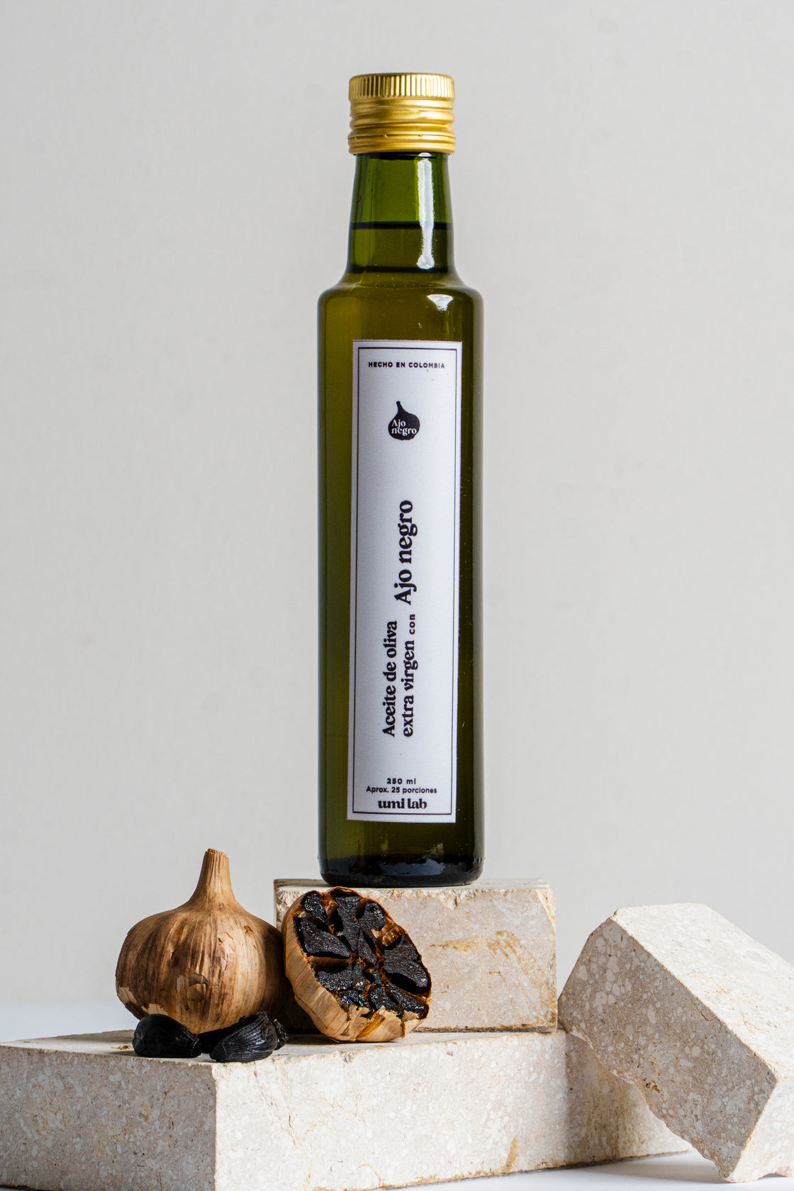 Aceite de Oliva extra virgen con Ajo negro